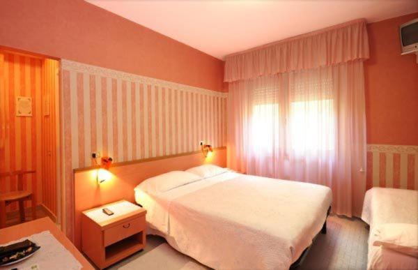 Hotel Manuela Cinquale Habitación foto
